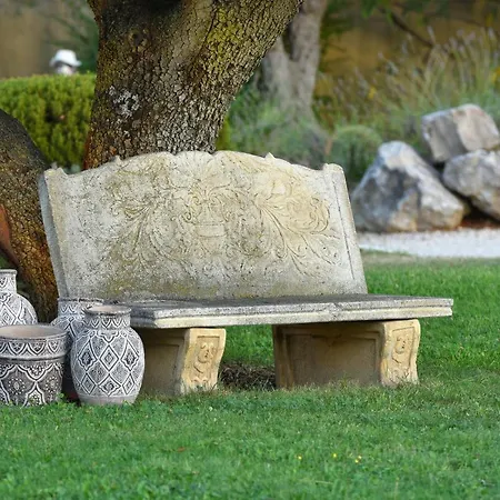 Hameau De Signargues: Provençal Retreat With Heated Pool Villa Domazan
