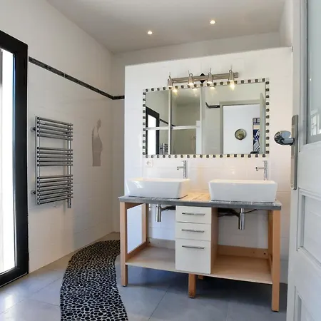 Hameau De Signargues: Provençal Retreat With Heated Pool * Domazan