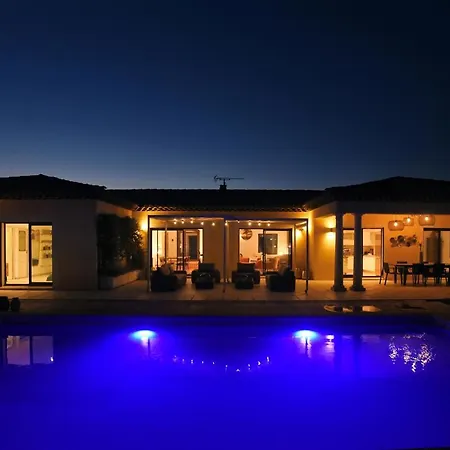 Villa Hameau De Signargues: Provençal Retreat With Heated Pool Domazan