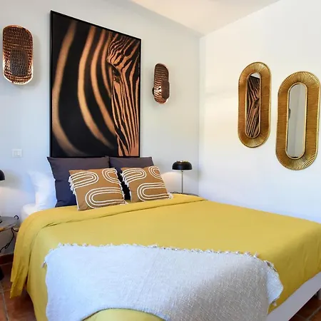 Hameau De Signargues: Provençal Retreat With Heated Pool Villa Domazan
