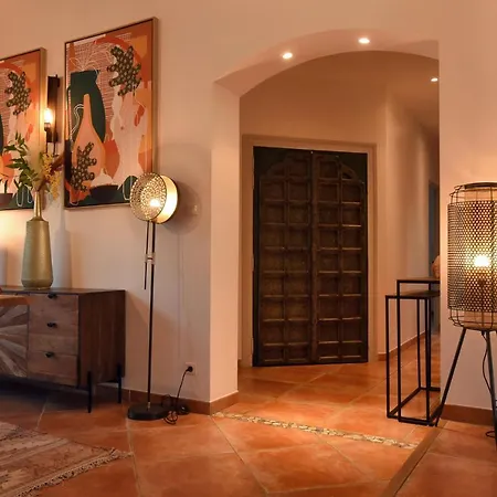 Hameau De Signargues: Provençal Retreat With Heated Pool Villa *