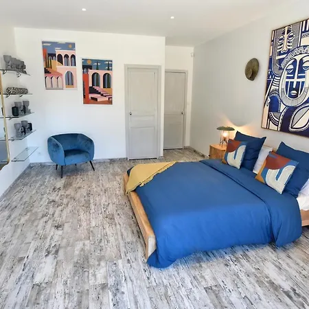 Villa Hameau De Signargues: Provençal Retreat With Heated Pool *