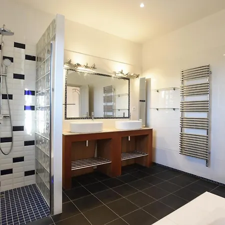 Hameau De Signargues: Provençal Retreat With Heated Pool Villa *
