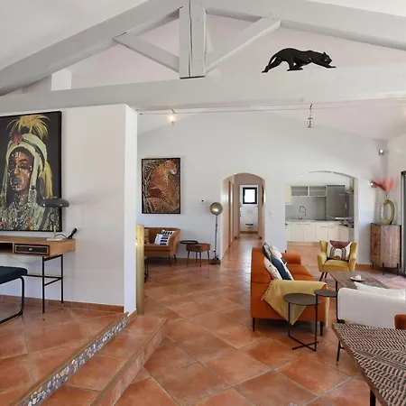 Hameau De Signargues: Provençal Retreat With Heated Pool Villa