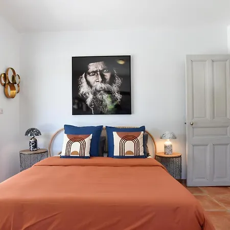 Hameau De Signargues: Provençal Retreat With Heated Pool *