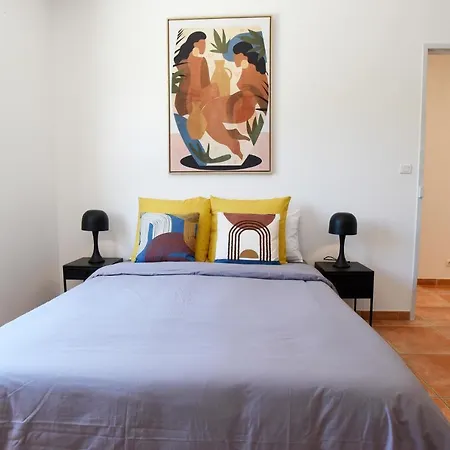 Hameau De Signargues, Entre Avignon - Pont Du Gard Et Uzes * Domazan