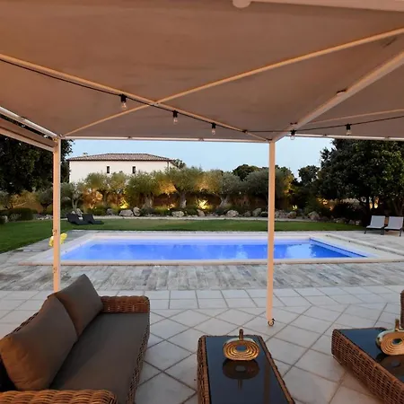 Hameau De Signargues, Entre Avignon - Pont Du Gard Et Uzes Villa