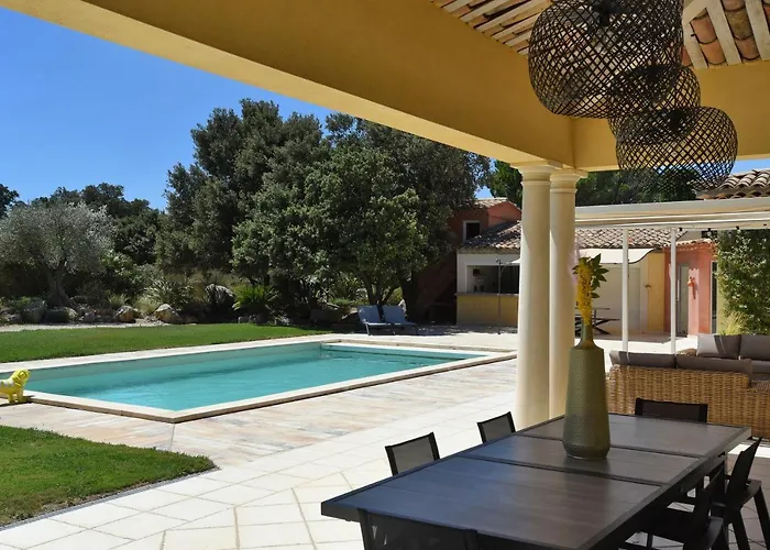 Hameau De Signargues, Entre Avignon - Pont Du Gard Et Uzes * Domazan
