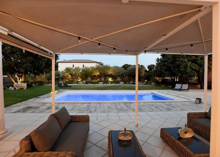 Hameau De Signargues, Entre Avignon - Pont Du Gard Et Uzes Villa