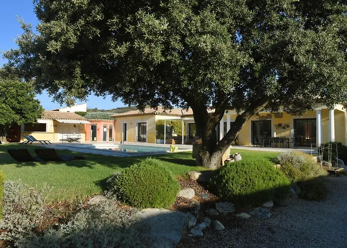 Hameau De Signargues, Entre Avignon - Pont Du Gard Et Uzes * Domazan